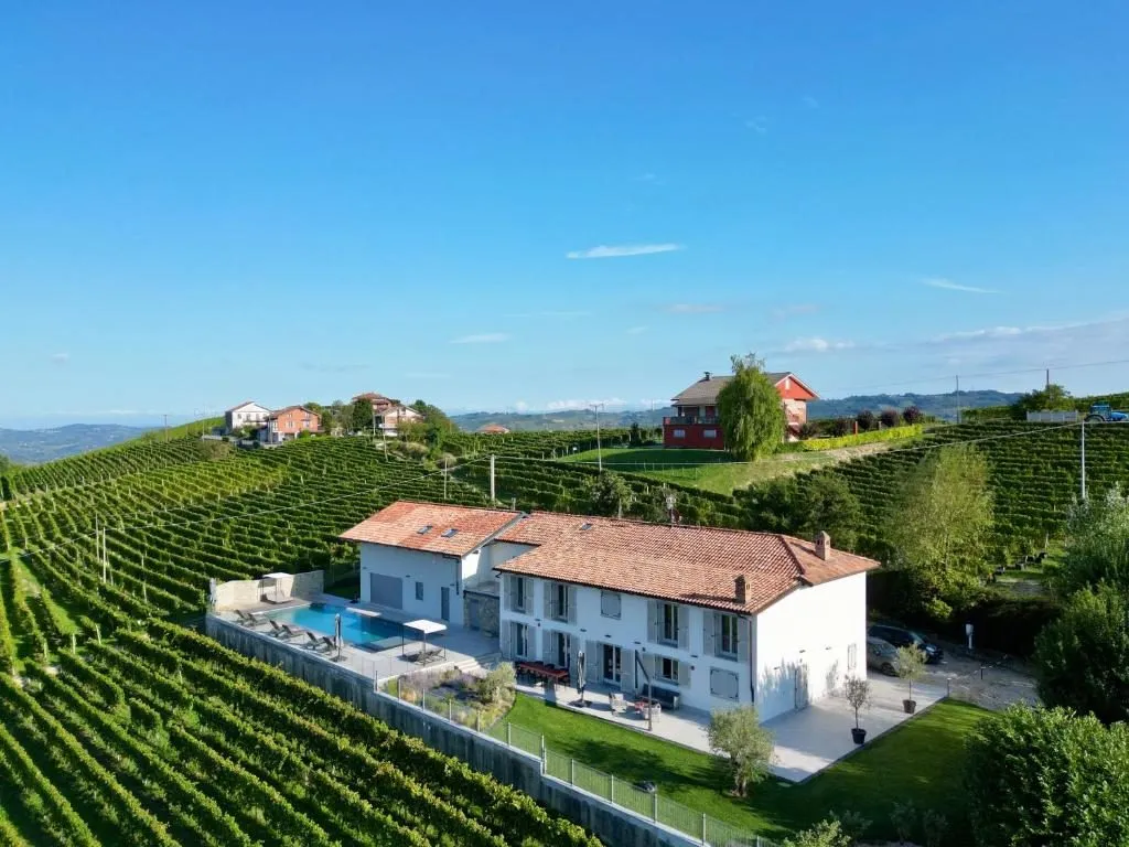La base — Castiglione Tinella