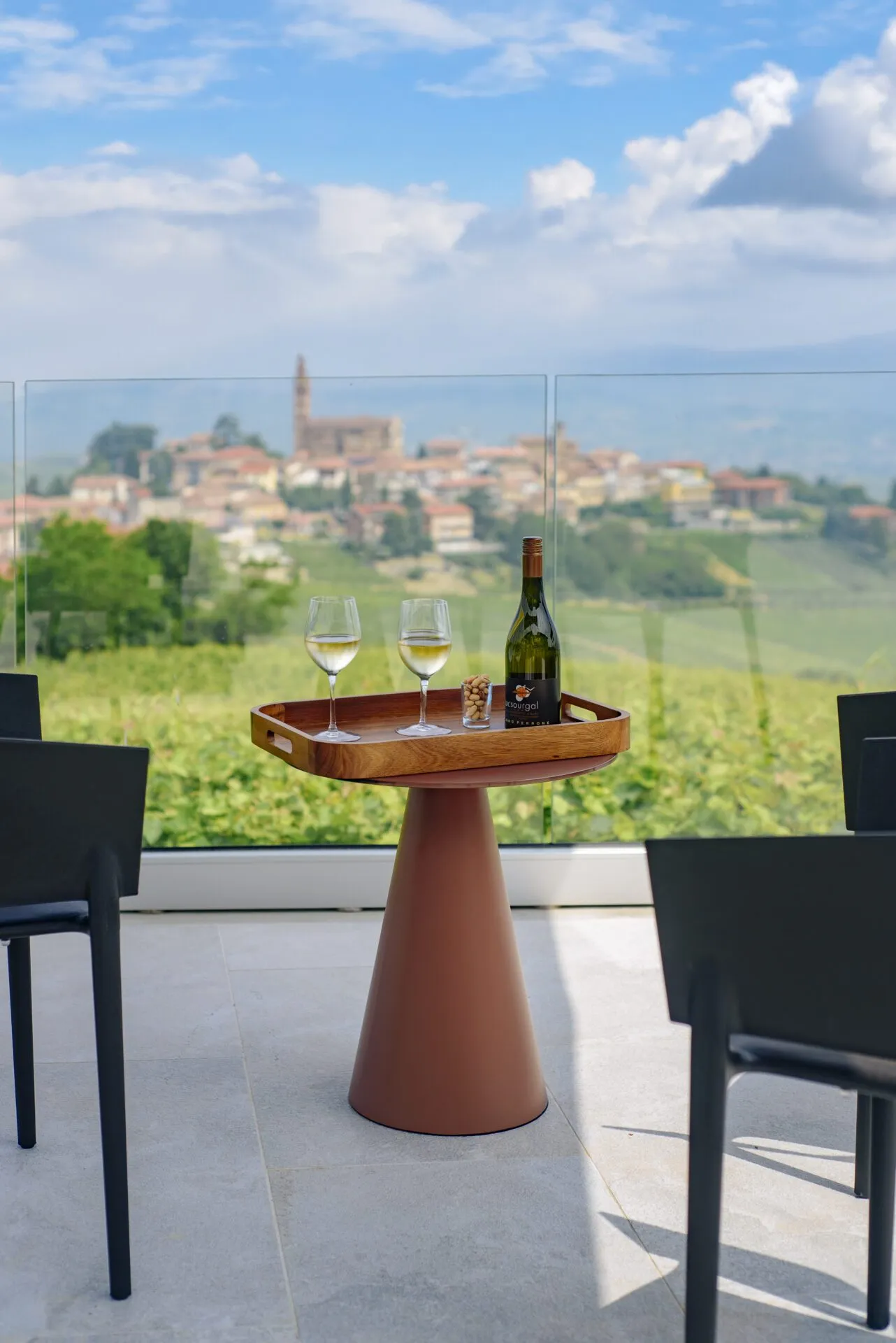 La base — Castiglione Tinella
